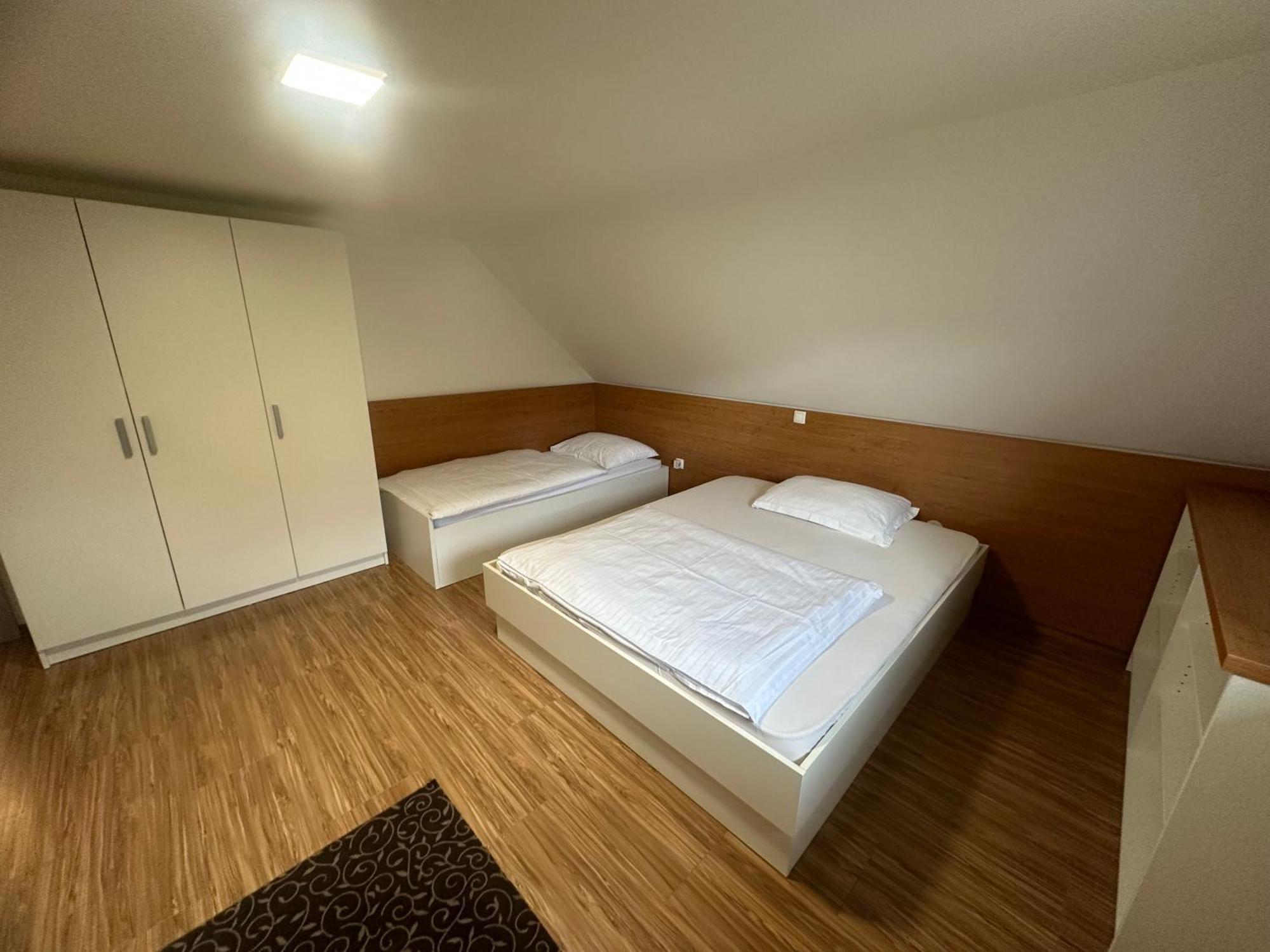 Domacija Vodnik & Apartments Cerklje na Gorenjskem Esterno foto