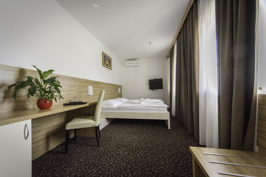 Domacija Vodnik & Apartments Cerklje na Gorenjskem Esterno foto
