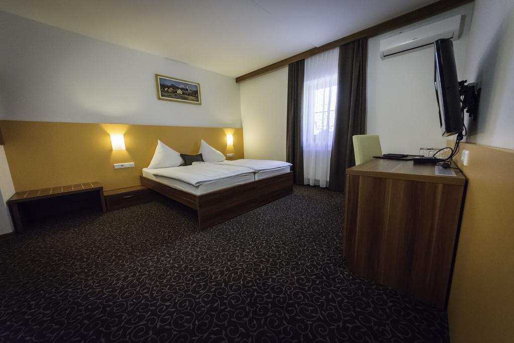 Domacija Vodnik & Apartments Cerklje na Gorenjskem Esterno foto