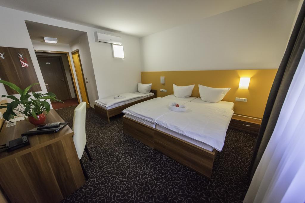 Domacija Vodnik & Apartments Cerklje na Gorenjskem Esterno foto