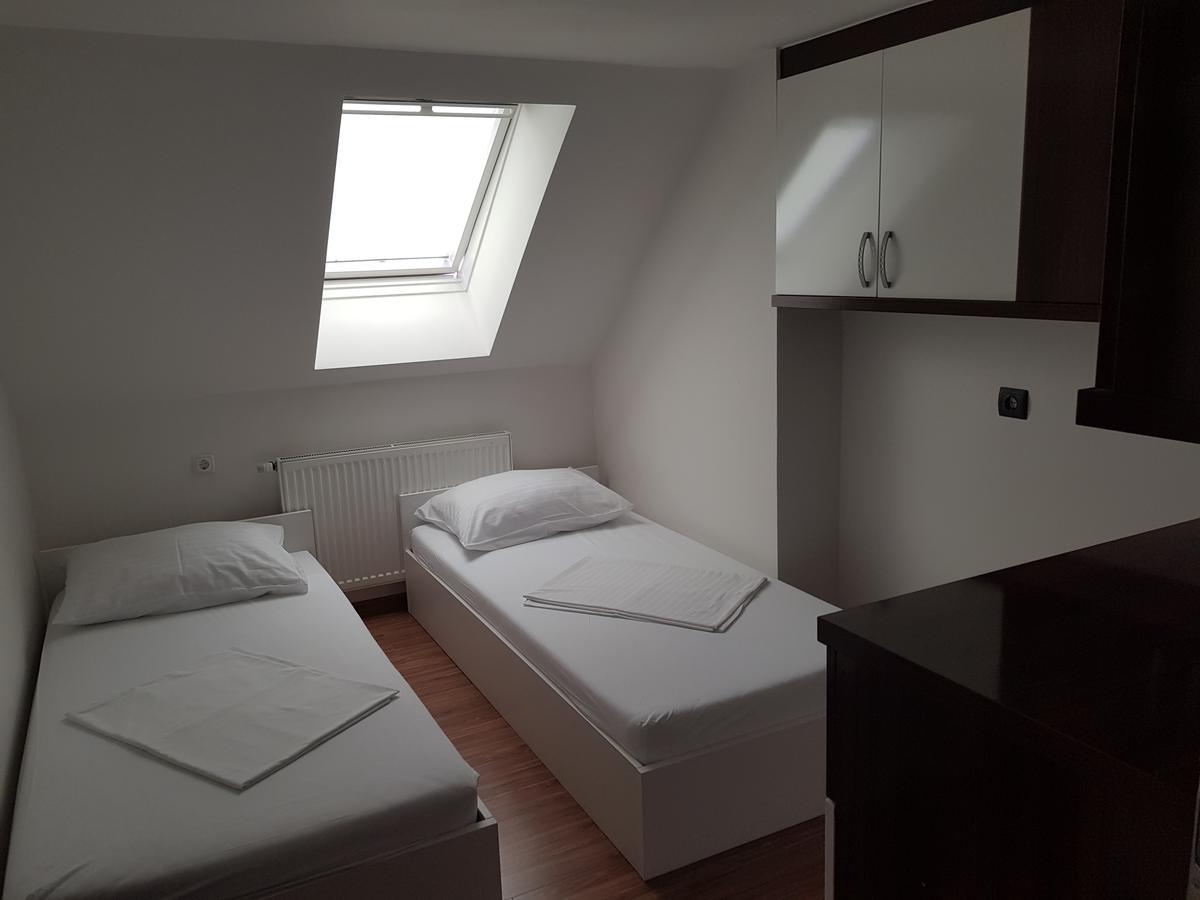 Domacija Vodnik & Apartments Cerklje na Gorenjskem Esterno foto